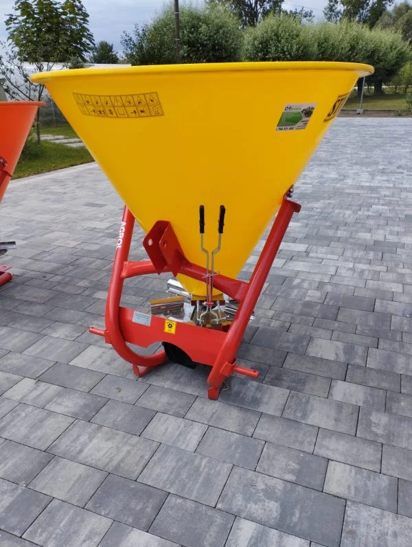 Rozsiewacz lejek do nawozów Strumyk sklep z maszynami online