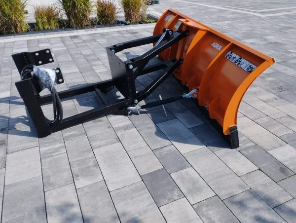 Pług Śnieżny MF255 235 Ursus 2812 3512 widok z boku