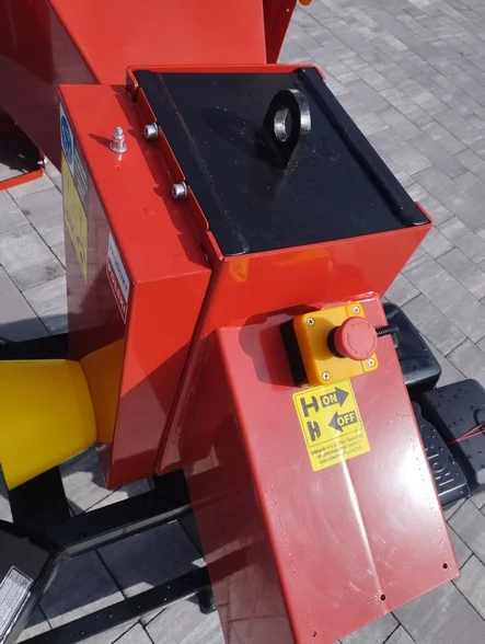 spalinowy rębak walcowy RS-120 (15KM) WOM remetcnc