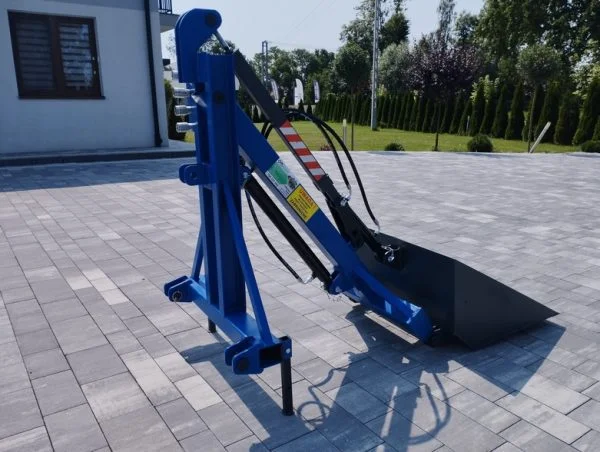 ładowacz hydrauliczny z łyżką na tył ciągnika agrol maszyny