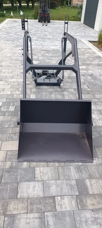 ładowacz czołowy jednosekcyjny na linkę MF255