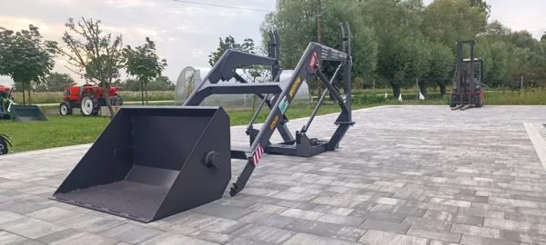 ładowacz czołowy jednosekcyjny na linkę MF235 agro tur