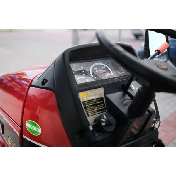 Mitsubishi MT185D 4x4 18KM - obrazek 3