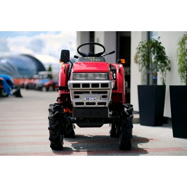 Shibaura P145F 4x4 14KM - obrazek 2