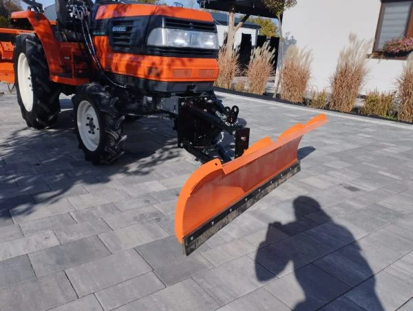 Pług śnieżny pomarańczowy 150cm do mini ciągników z boku