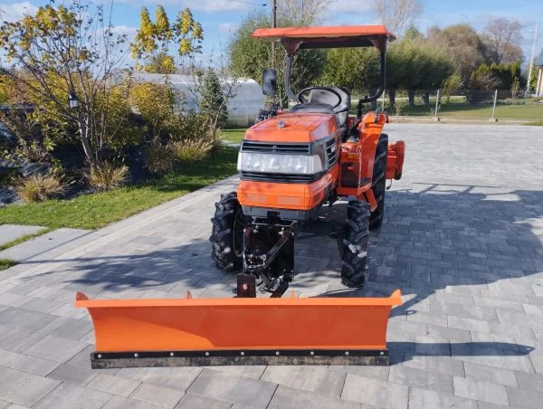 Pomarańczowy pług śnieżny 150cm do mini ciągników przód