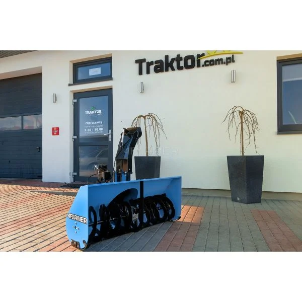 Niebieska odśnieżarka wirnikowa na przód ciągnika 4Farmer