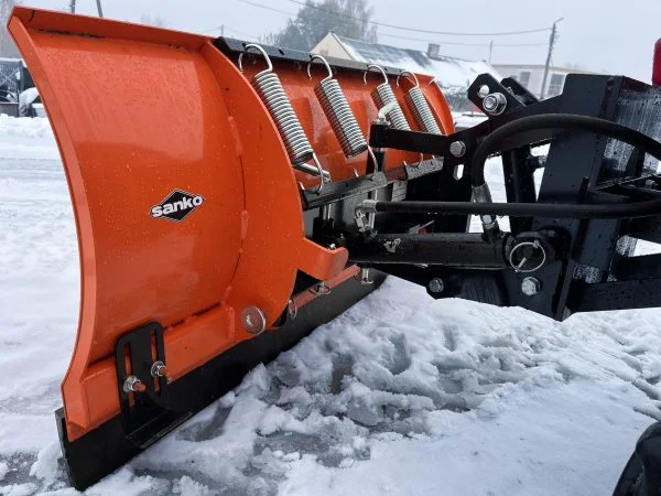 Czerwony pług czołowy do odśnieżania PS na płytę czołową