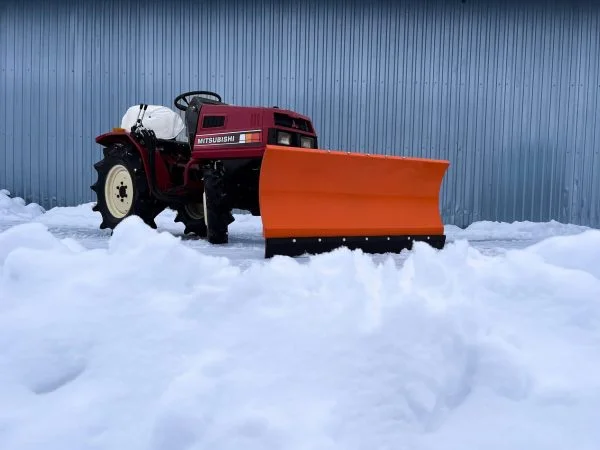 Pług czołowy do odśnieżania PS na płytę czołową