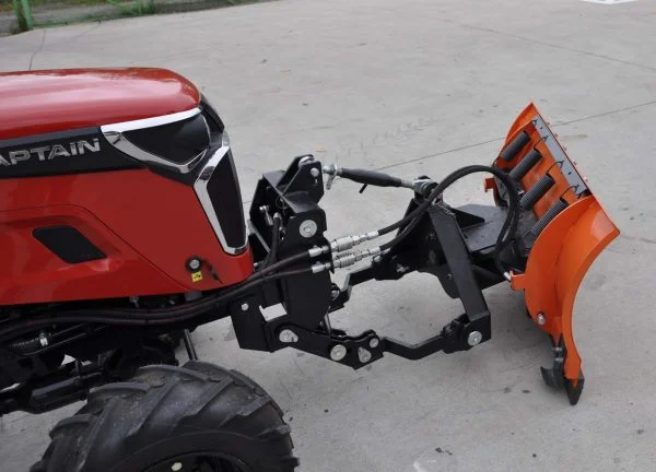 Pług do śniegu na TUZ z mocowaniem hydraulicznym z boku