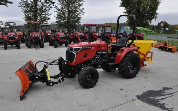 Pług do śniegu na TUZ z mocowaniem hydraulicznym