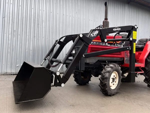 Ładowacz do małego ciągnika sanko sklep z maszynami online T300