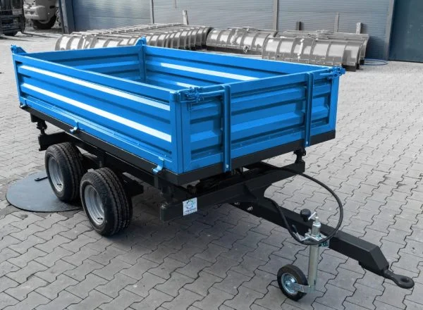 Dwuosiowa przyczepa rolnicza niebieska T-235cn z kiprem 2,5t