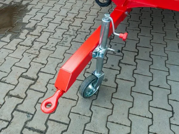 Przyczepa rolnicza jednoosiowa R-235 1,5 t - dyszel z podporą i kołem manewrowym