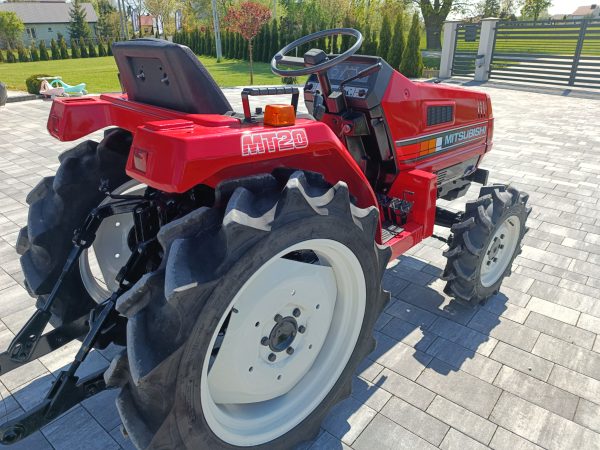 mini traktorek mitsubishi 4x4