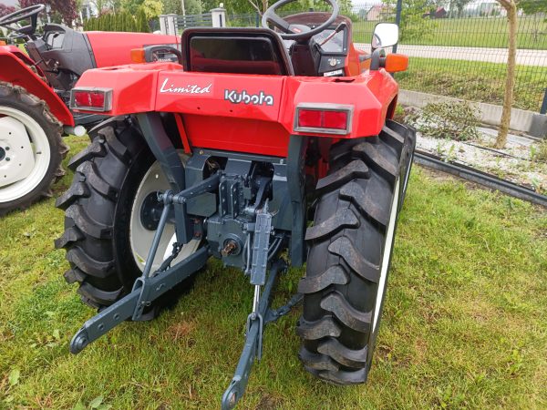 mini traktorek ogrodniczy 4x4 kubota saturn